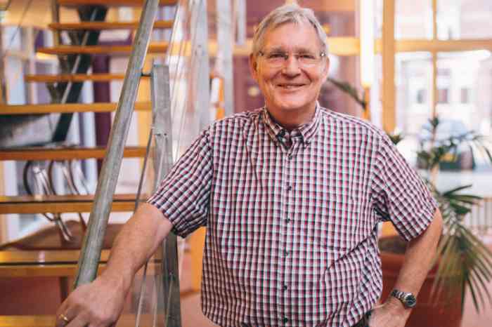 Man met hoortoestel deelt ervaring 