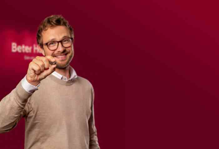 Audicien met hoortoestel 